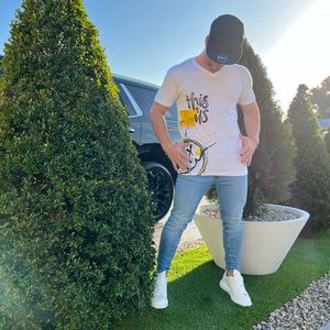 FrakeUs->tshirt->All sizes->60% cotton and 40% polyester